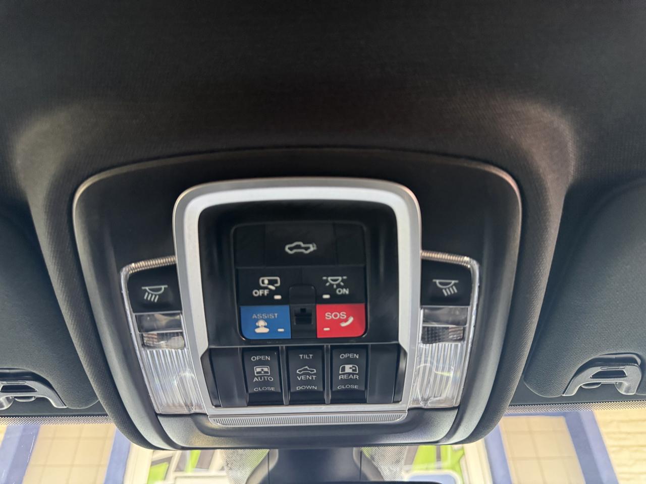 RAM 3500 Laramie 4x4 Crew Cab 8' Box 2022