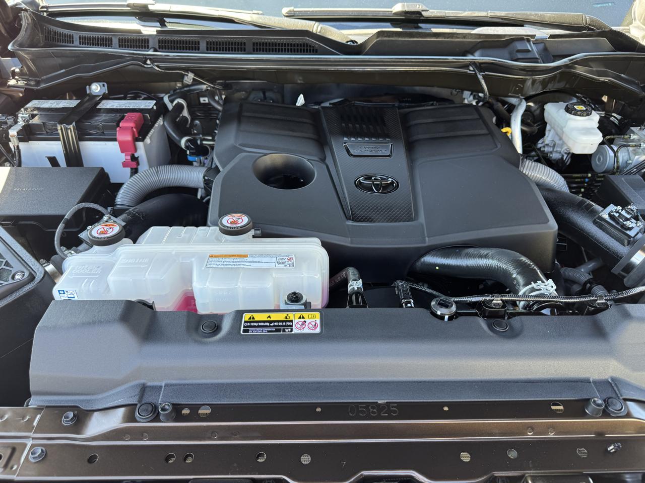 Toyota Tundra 4WD 1794 Edition CrewMax 5.5' Bed (Natl) 2024