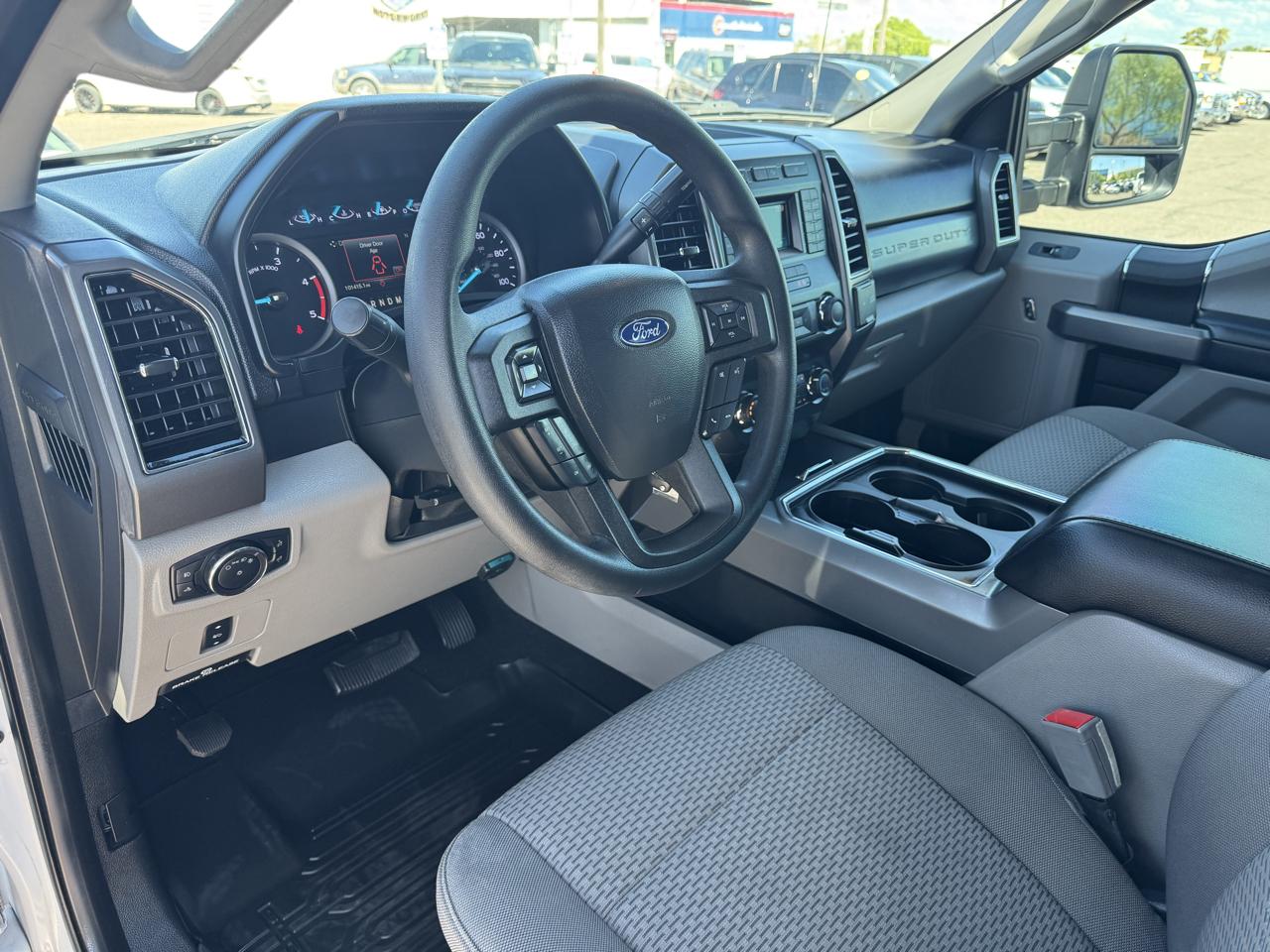 Ford Super Duty F-250 SRW 4WD Crew Cab 156" FX4 2019