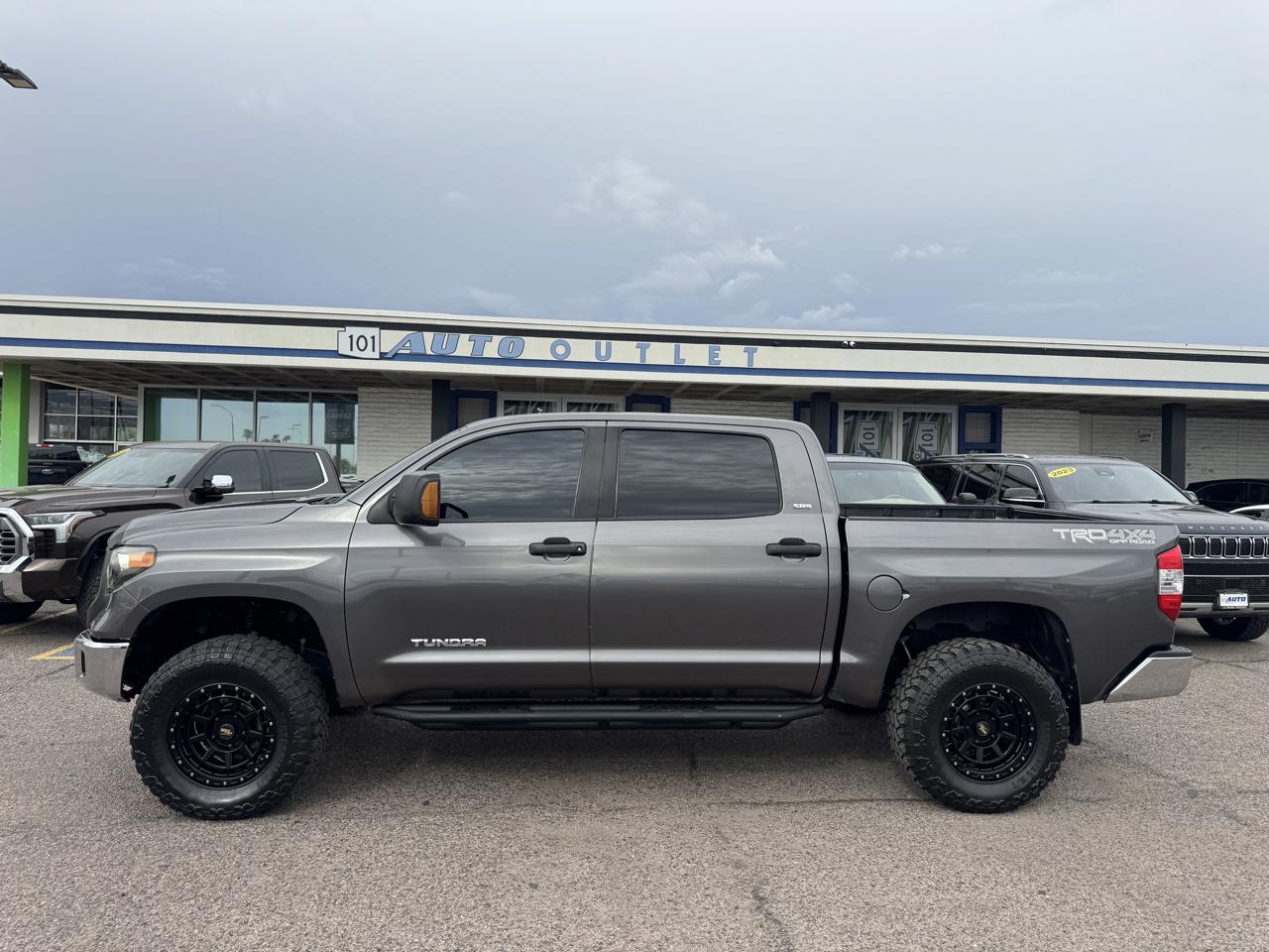 Toyota Tundra 4WD Truck CrewMax 4.6L V8 6-Spd AT SR5 (Natl) 2014