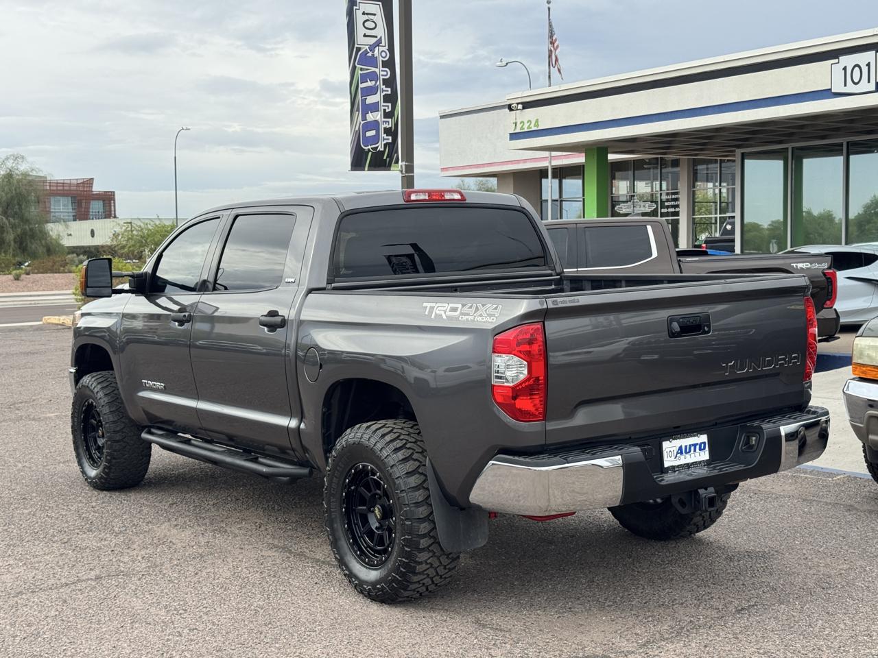 Toyota Tundra 4WD Truck CrewMax 4.6L V8 6-Spd AT SR5 (Natl) 2014