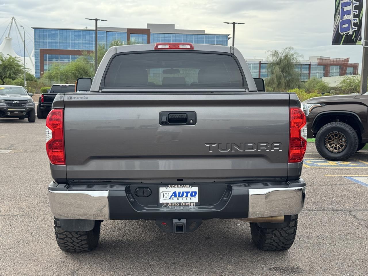 Toyota Tundra 4WD Truck CrewMax 4.6L V8 6-Spd AT SR5 (Natl) 2014