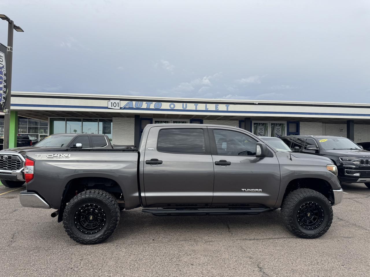 Toyota Tundra 4WD Truck CrewMax 4.6L V8 6-Spd AT SR5 (Natl) 2014