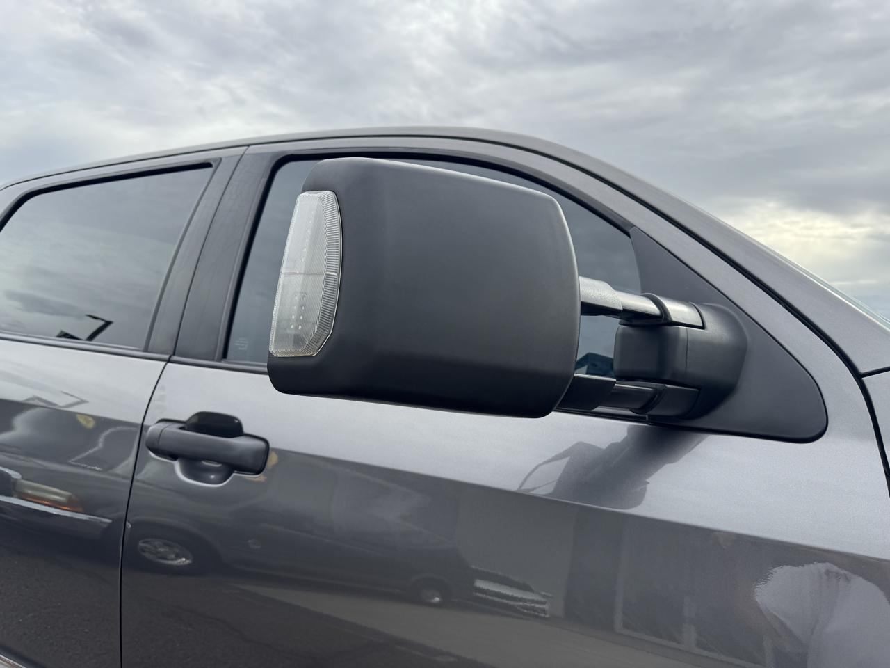 Toyota Tundra 4WD Truck CrewMax 4.6L V8 6-Spd AT SR5 (Natl) 2014