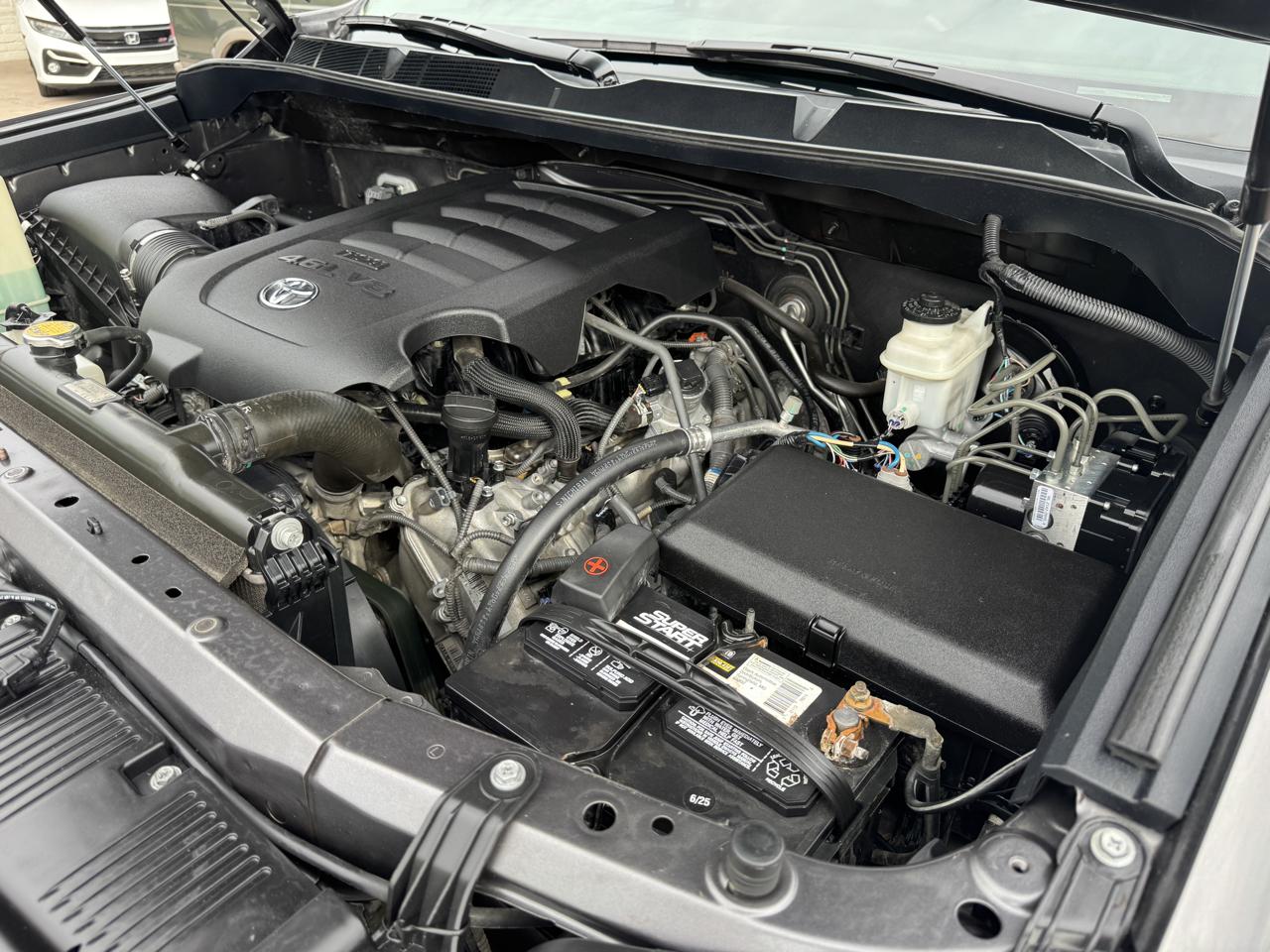 Toyota Tundra 4WD Truck CrewMax 4.6L V8 6-Spd AT SR5 (Natl) 2014