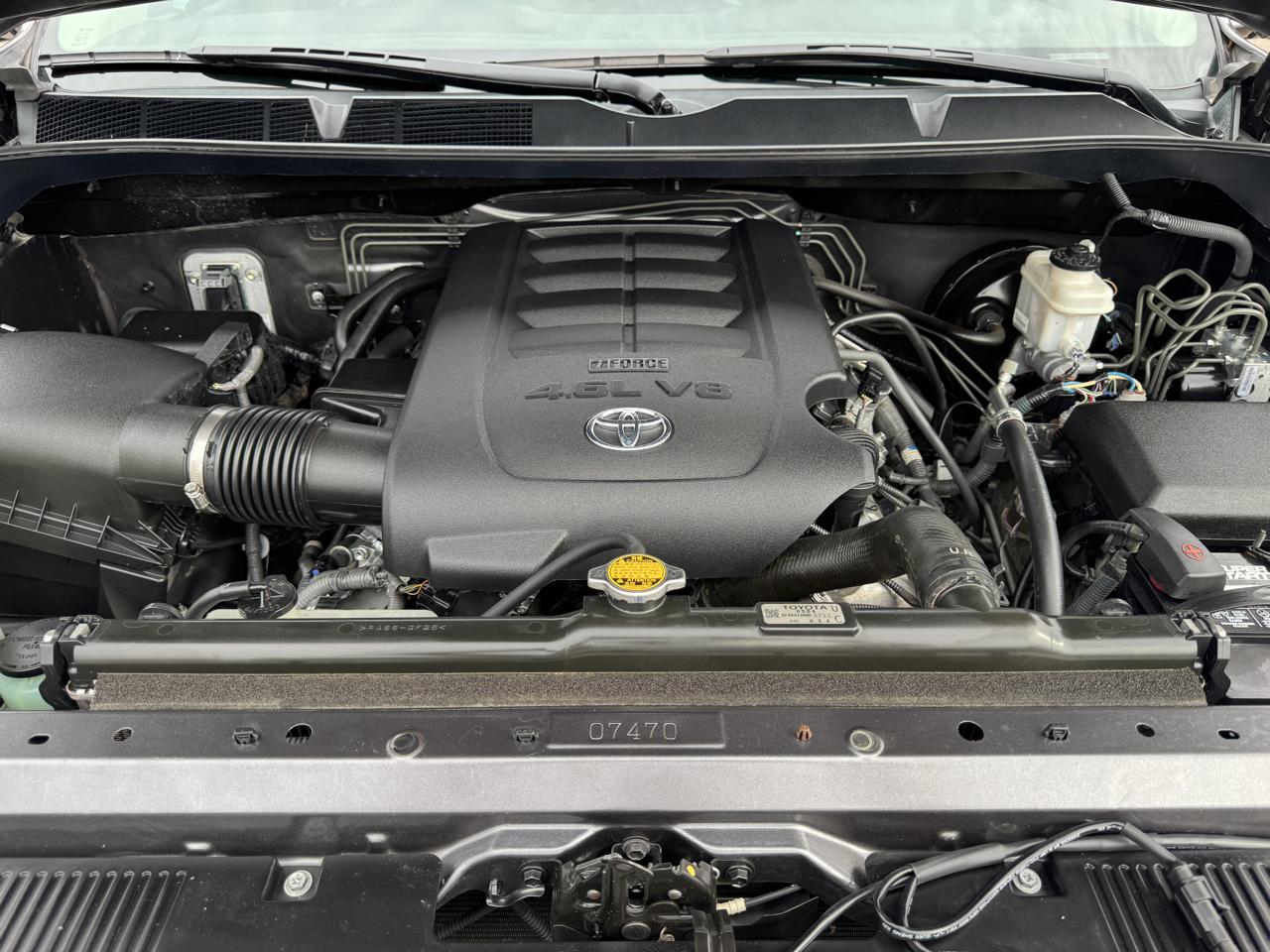 Toyota Tundra 4WD Truck CrewMax 4.6L V8 6-Spd AT SR5 (Natl) 2014