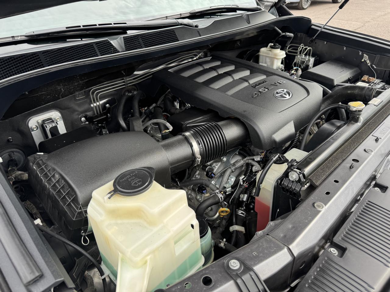 Toyota Tundra 4WD Truck CrewMax 4.6L V8 6-Spd AT SR5 (Natl) 2014