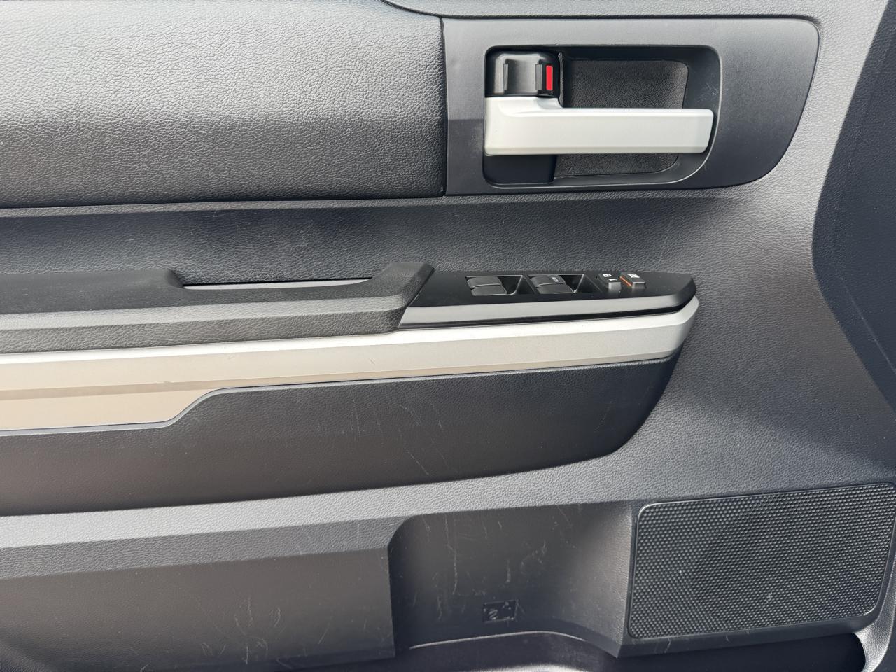 Toyota Tundra 4WD Truck CrewMax 4.6L V8 6-Spd AT SR5 (Natl) 2014