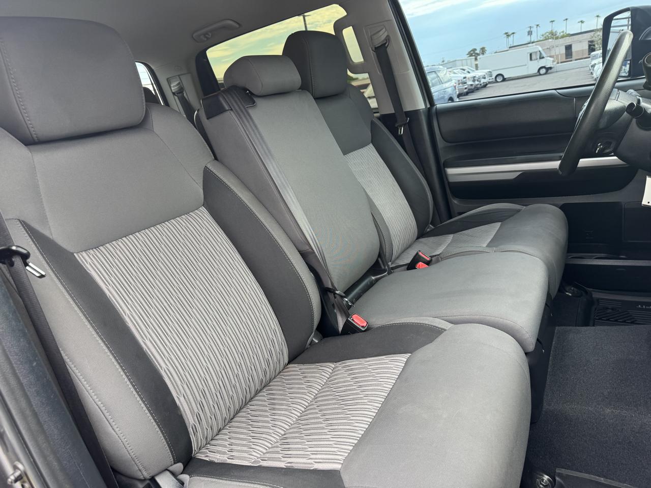 Toyota Tundra 4WD Truck CrewMax 4.6L V8 6-Spd AT SR5 (Natl) 2014