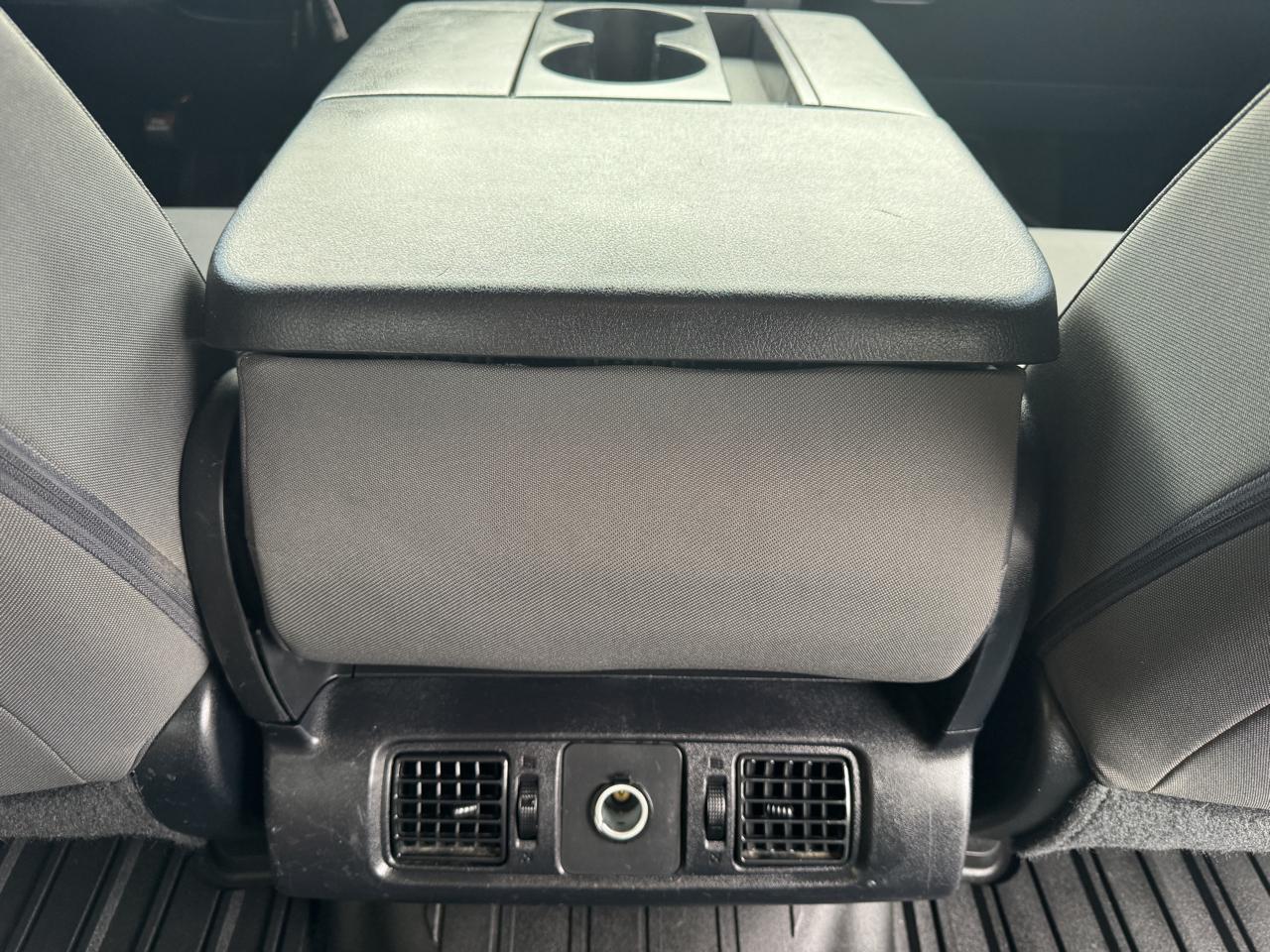 Toyota Tundra 4WD Truck CrewMax 4.6L V8 6-Spd AT SR5 (Natl) 2014