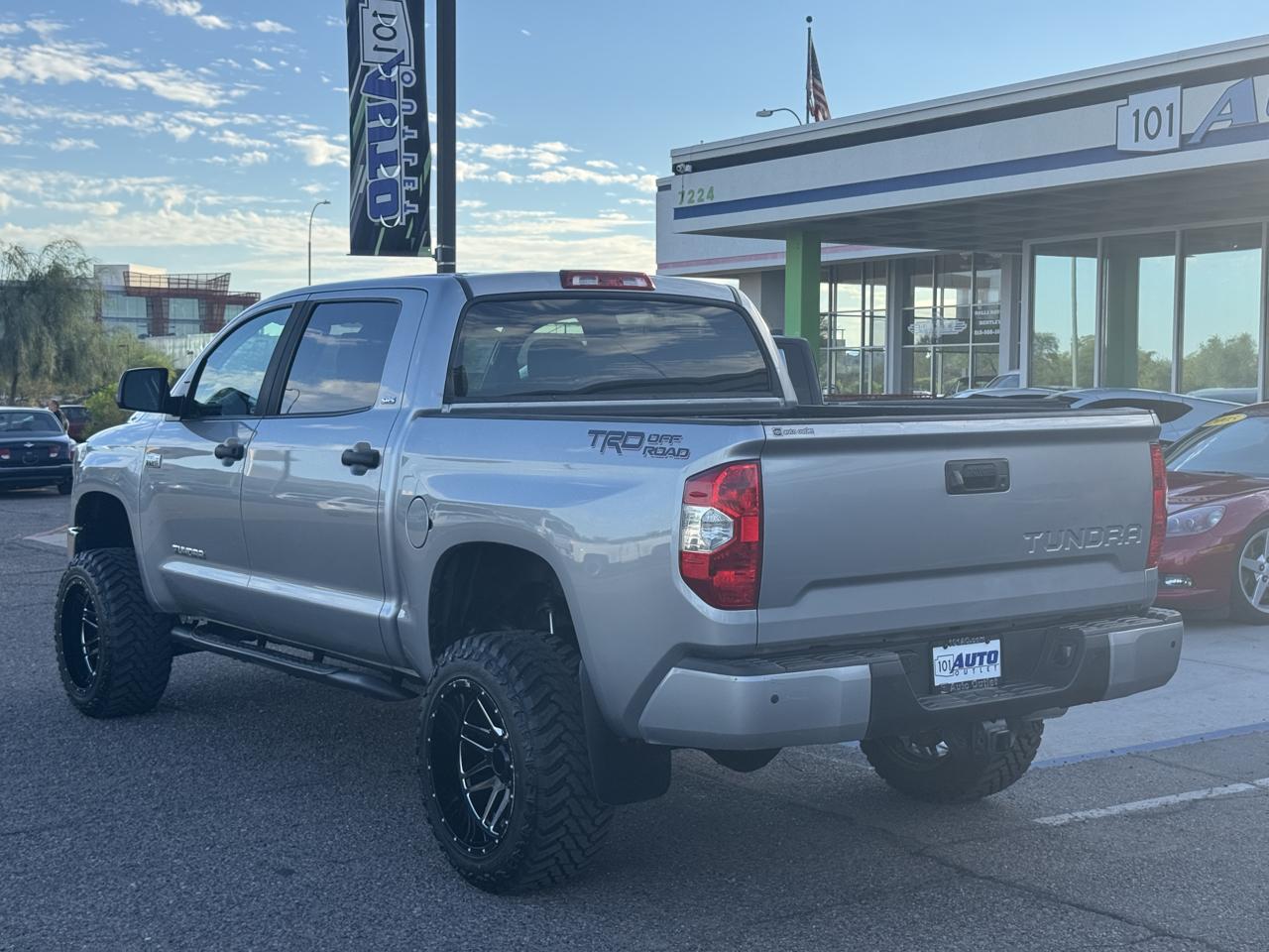 Toyota Tundra 2WD SR5 CrewMax 5.5' Bed 5.7L (Natl) 2019
