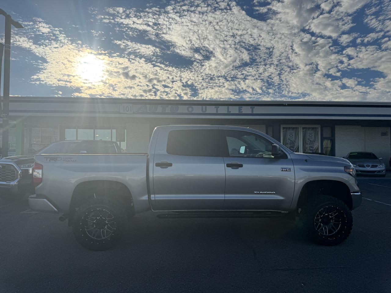 Toyota Tundra 2WD SR5 CrewMax 5.5' Bed 5.7L (Natl) 2019