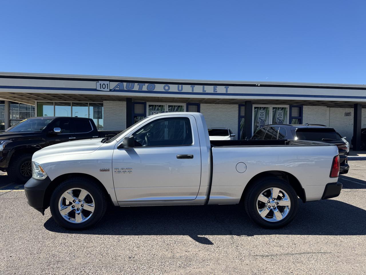 RAM 1500 2WD Reg Cab 120.5" Tradesman 2015