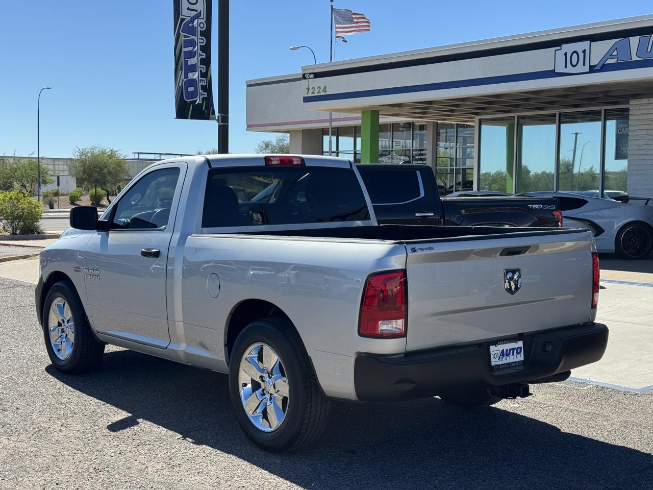 RAM 1500 2WD Reg Cab 120.5" Tradesman 2015