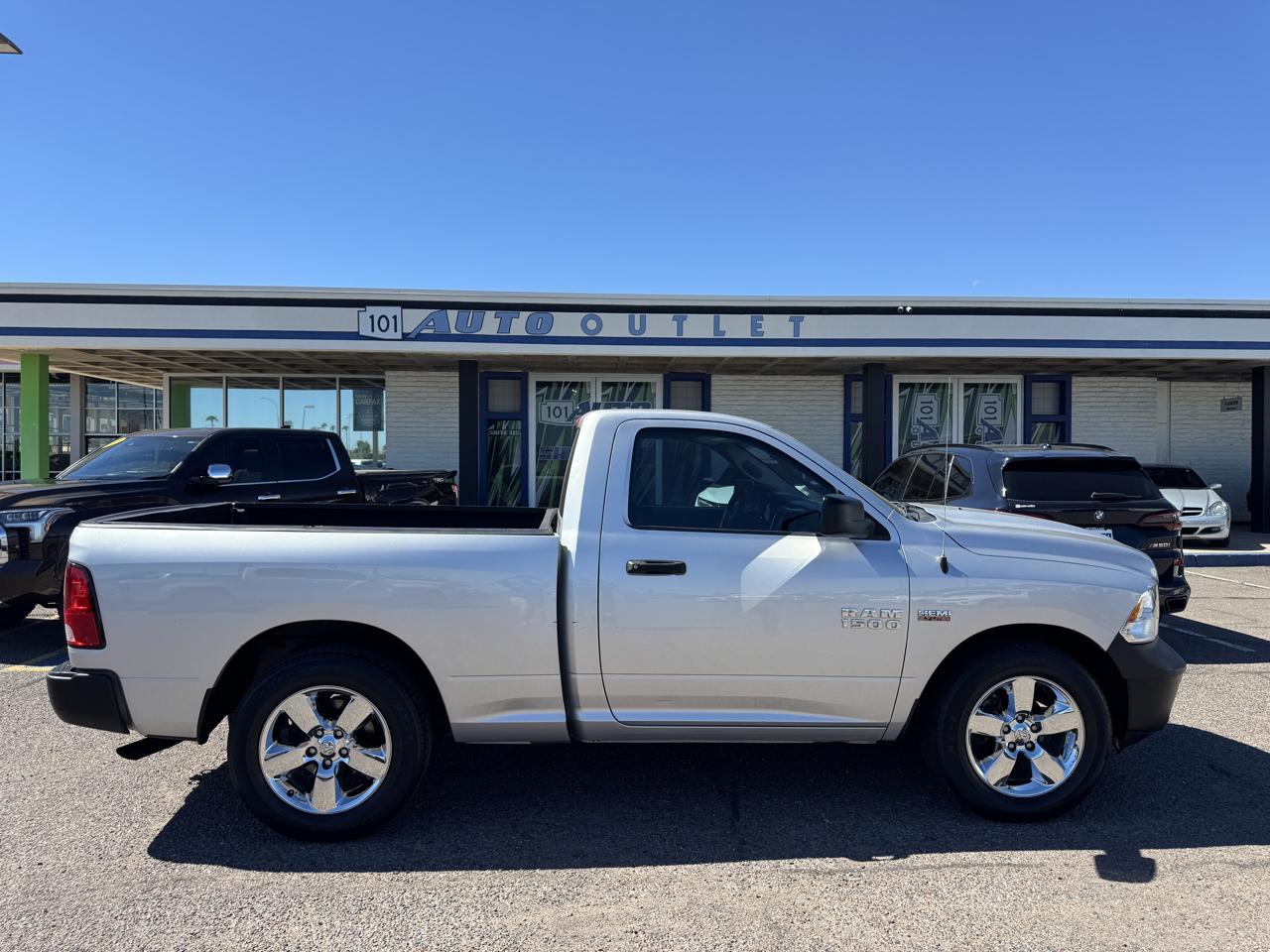 RAM 1500 2WD Reg Cab 120.5" Tradesman 2015