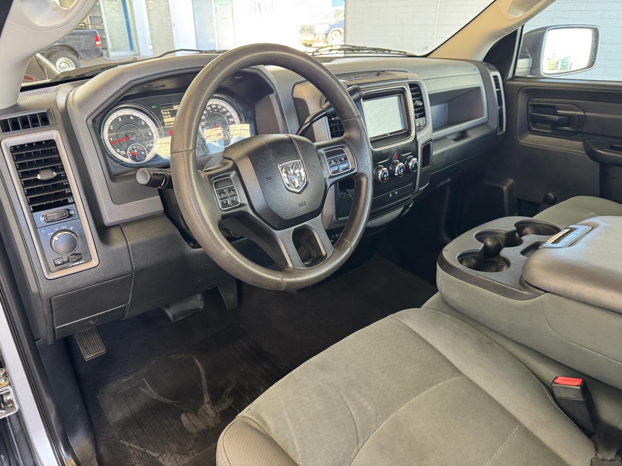 RAM 1500 2WD Reg Cab 120.5" Tradesman 2015