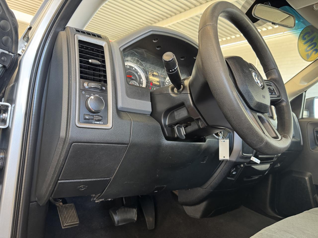 RAM 1500 2WD Reg Cab 120.5" Tradesman 2015