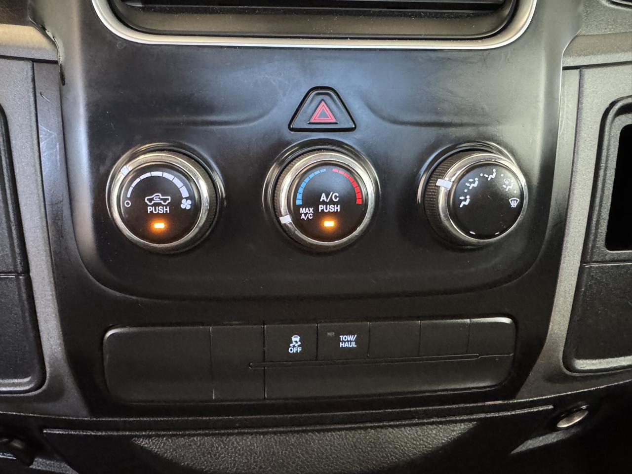 RAM 1500 2WD Reg Cab 120.5" Tradesman 2015