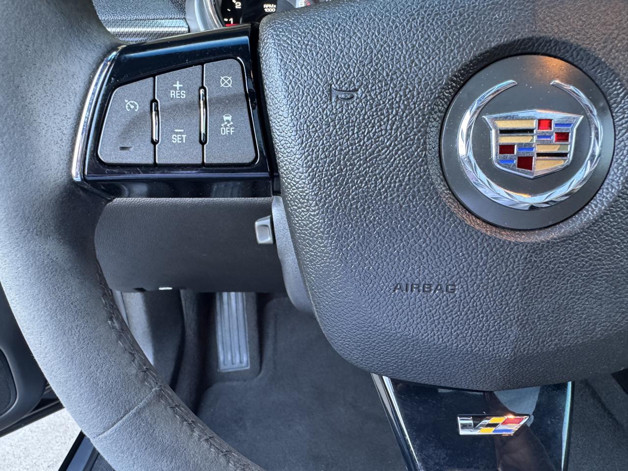 Cadillac CTS-V Coupe 2dr Cpe 2012