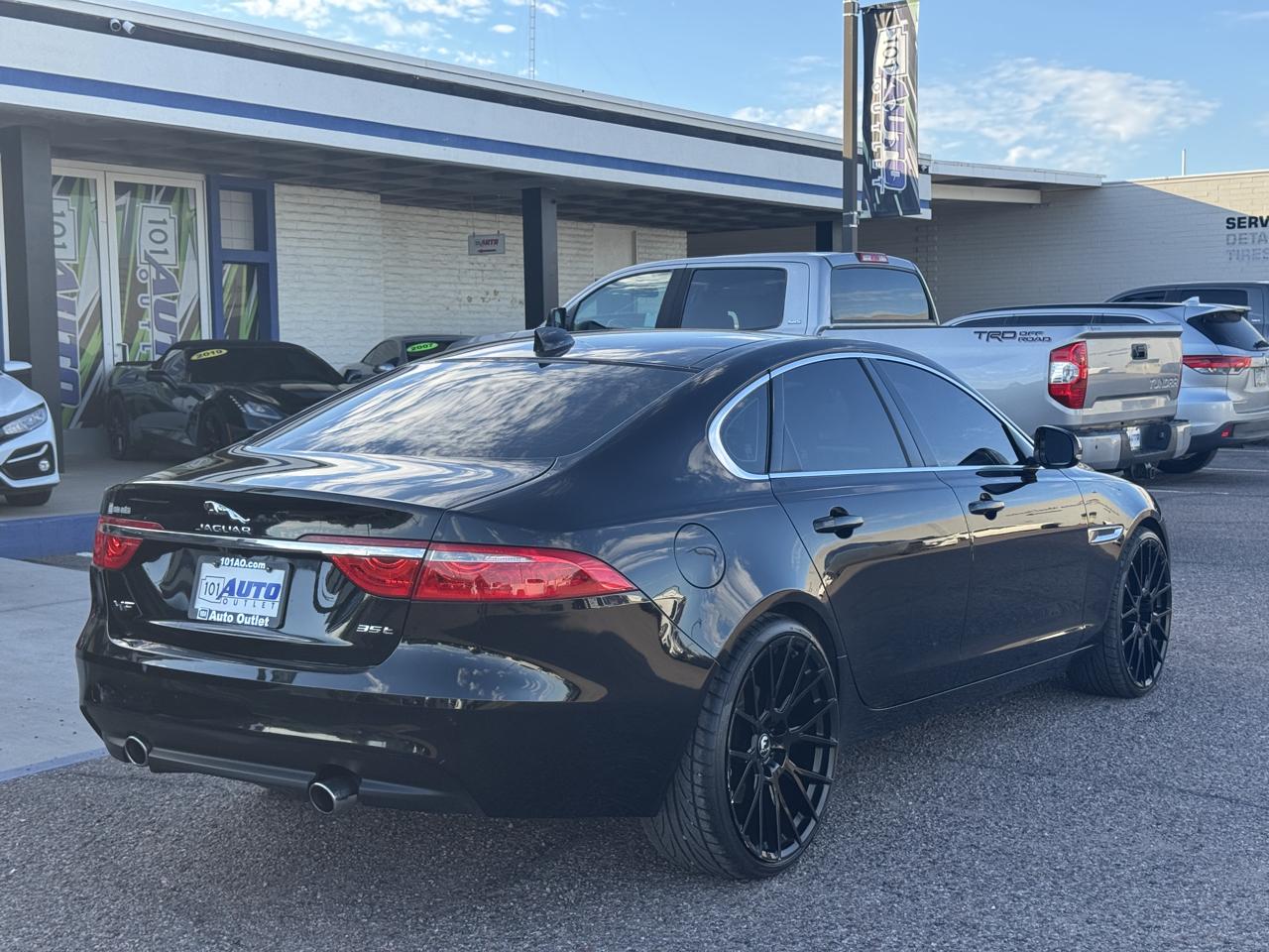 Jaguar XF 4dr Sdn 35t Premium RWD 2016