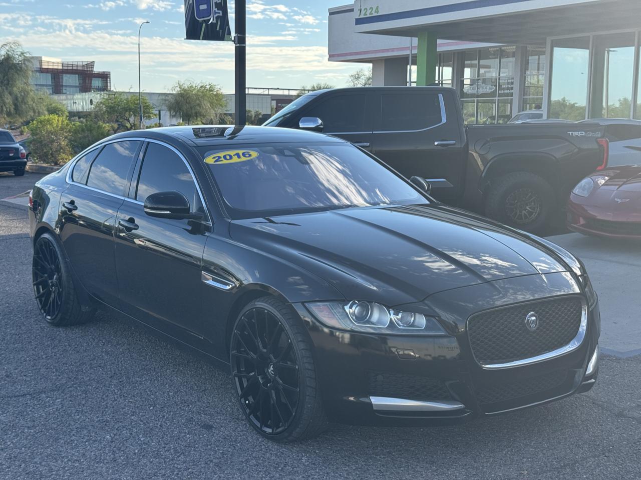 Jaguar XF 4dr Sdn 35t Premium RWD 2016