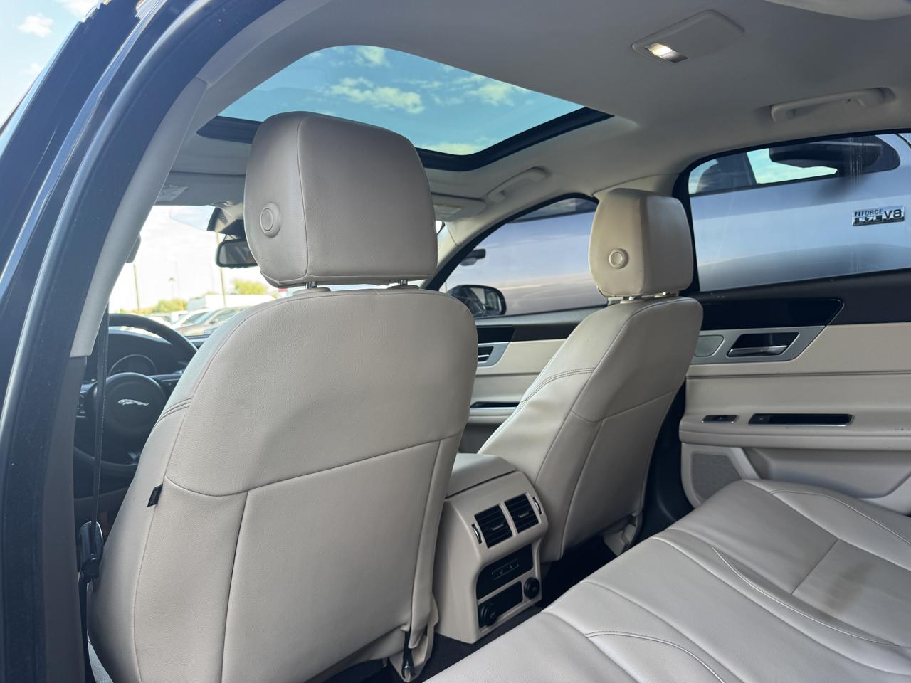 Jaguar XF 4dr Sdn 35t Premium RWD 2016
