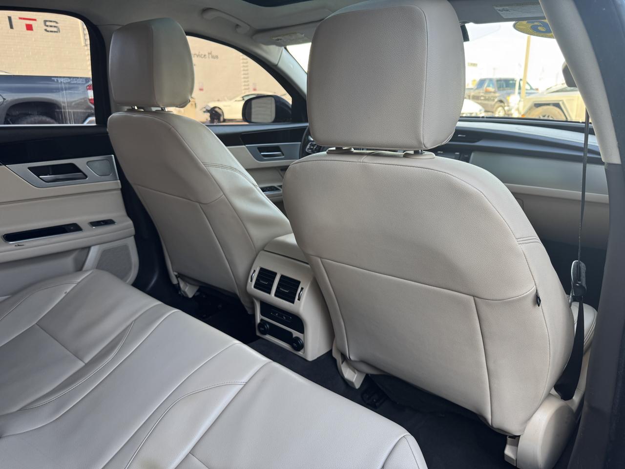 Jaguar XF 4dr Sdn 35t Premium RWD 2016