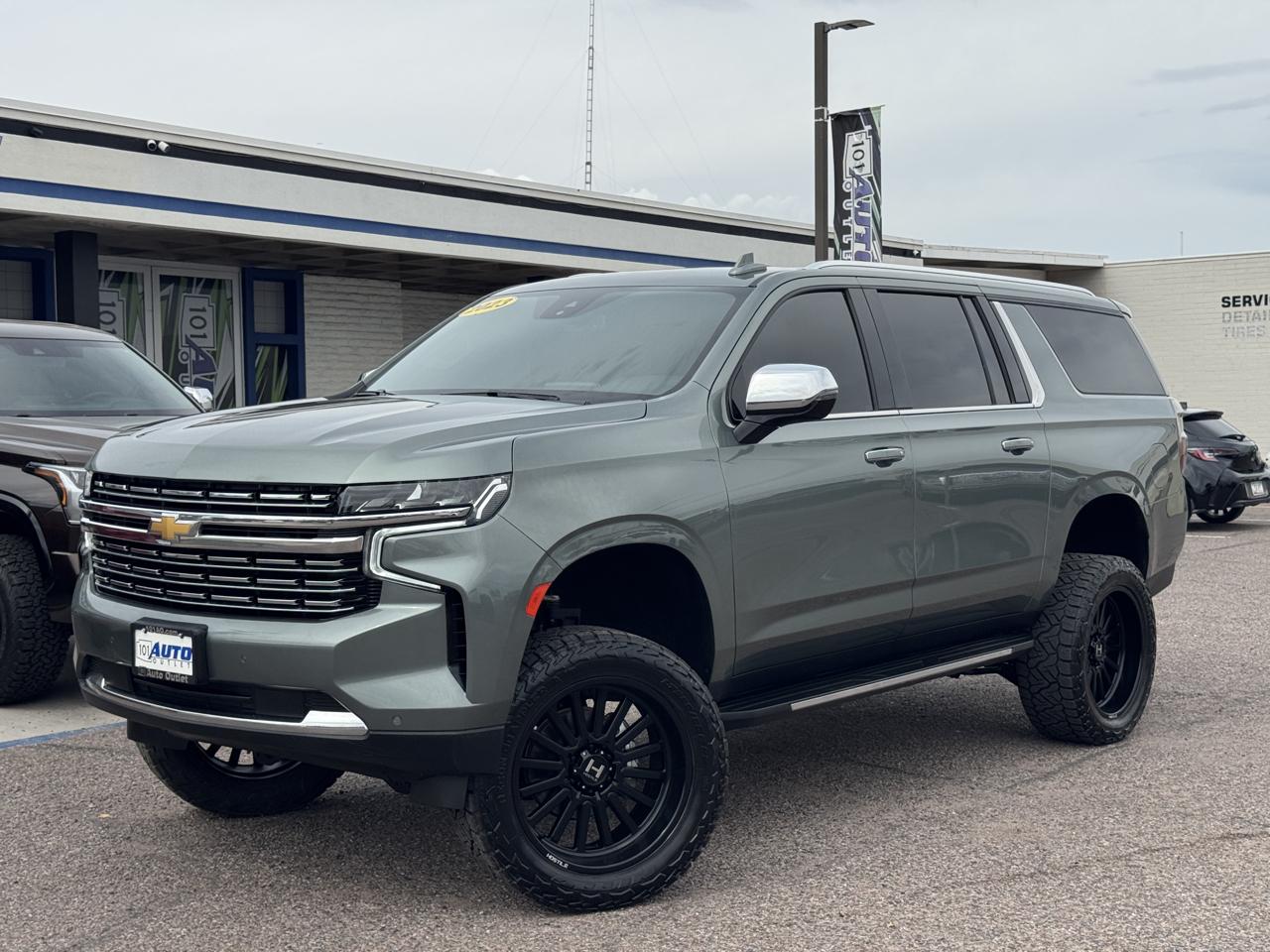 2023 Chevrolet Suburban 4WD 4dr Premier