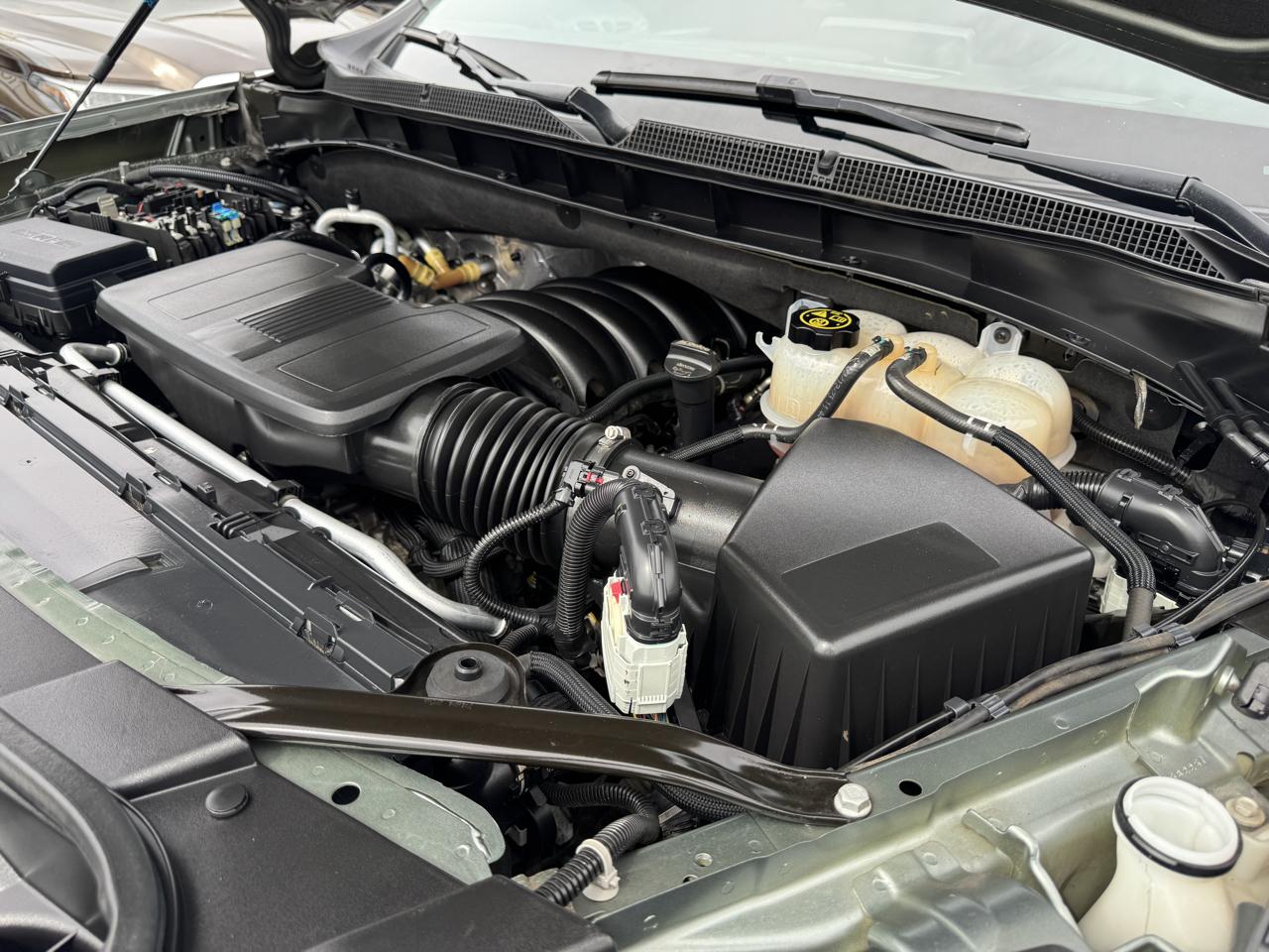 Chevrolet Suburban 4WD 4dr Premier 2023