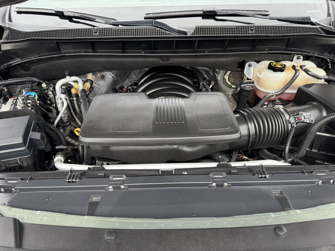 Chevrolet Suburban 4WD 4dr Premier 2023