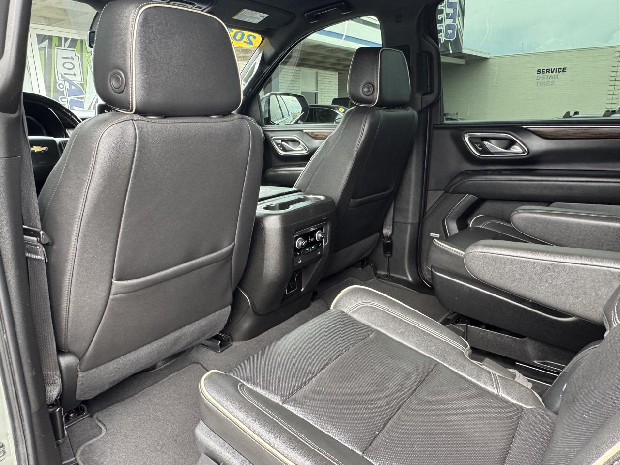 Chevrolet Suburban 4WD 4dr Premier 2023