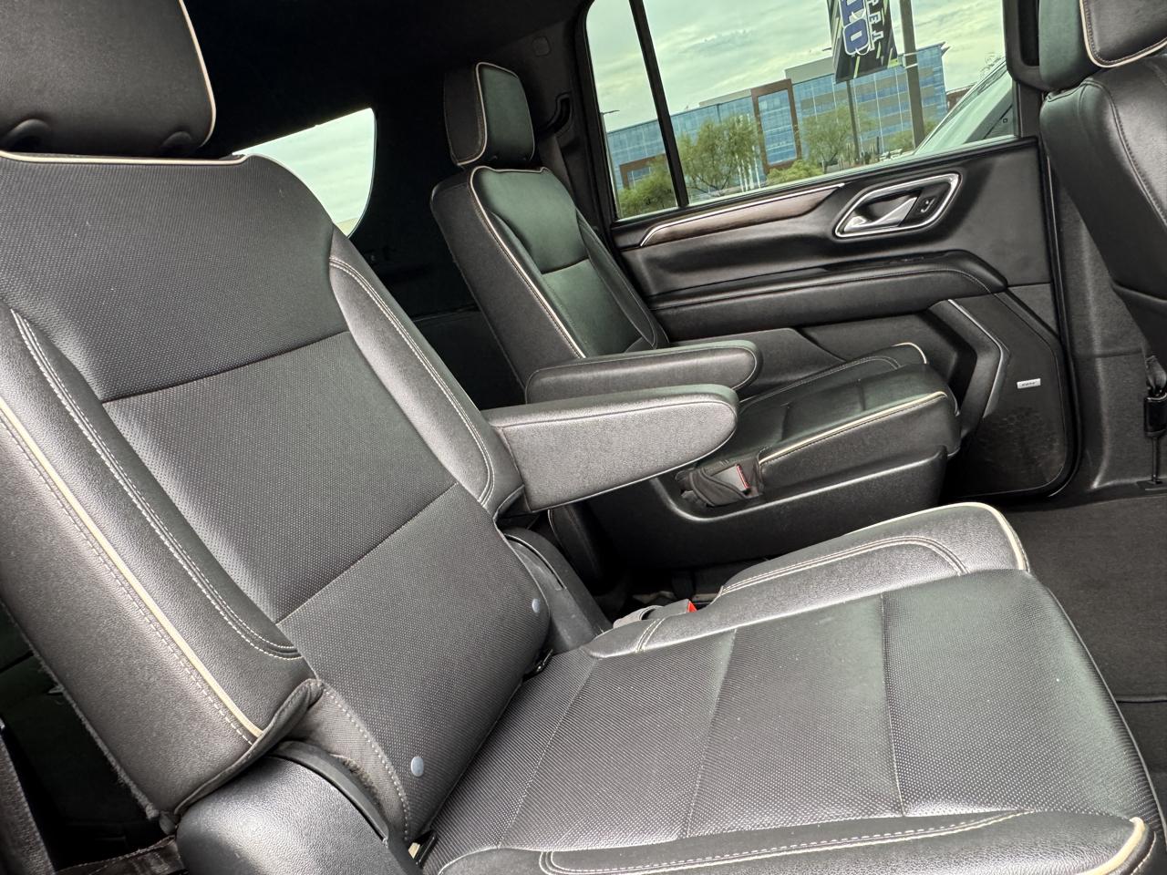 Chevrolet Suburban 4WD 4dr Premier 2023