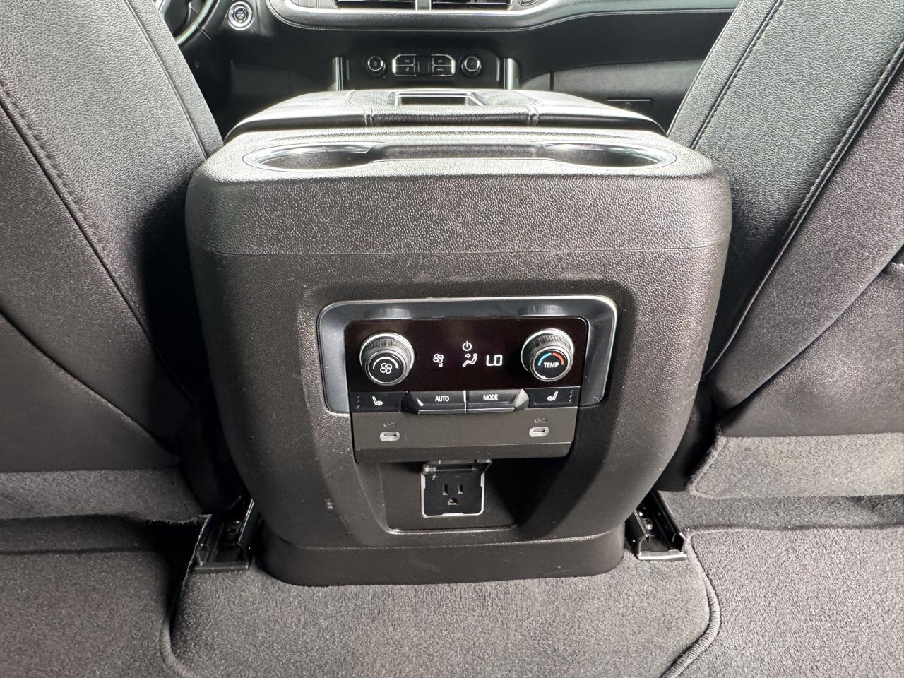 Chevrolet Suburban 4WD 4dr Premier 2023