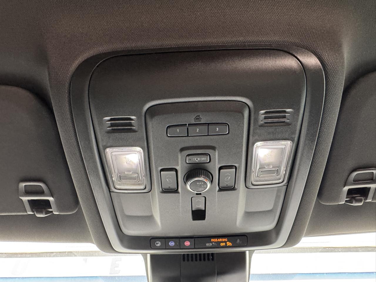 Chevrolet Suburban 4WD 4dr Premier 2023