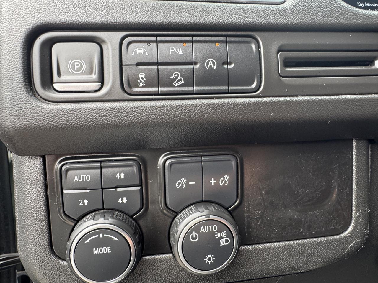Chevrolet Suburban 4WD 4dr Premier 2023