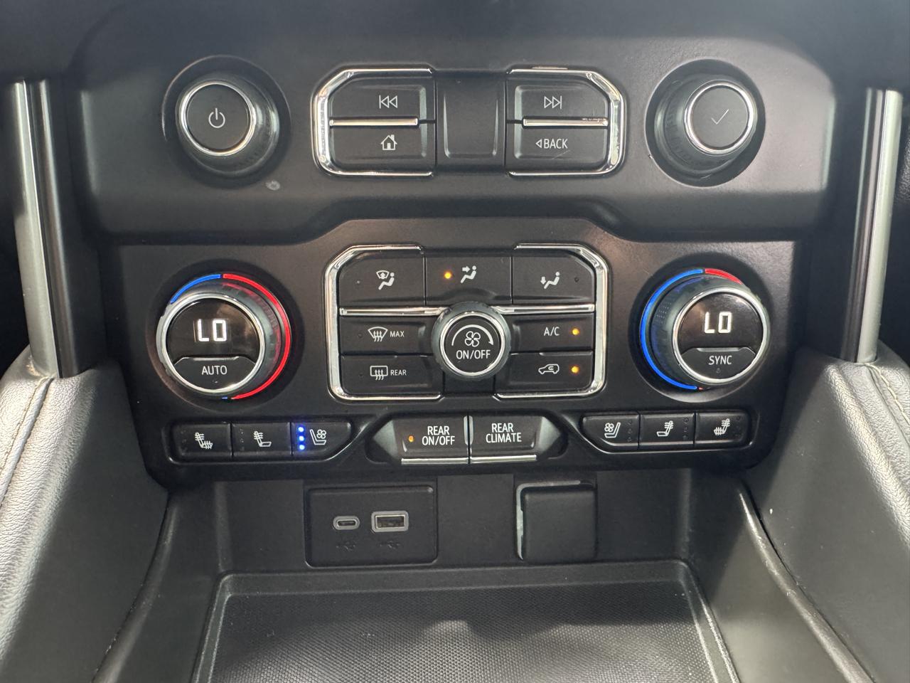 Chevrolet Suburban 4WD 4dr Premier 2023