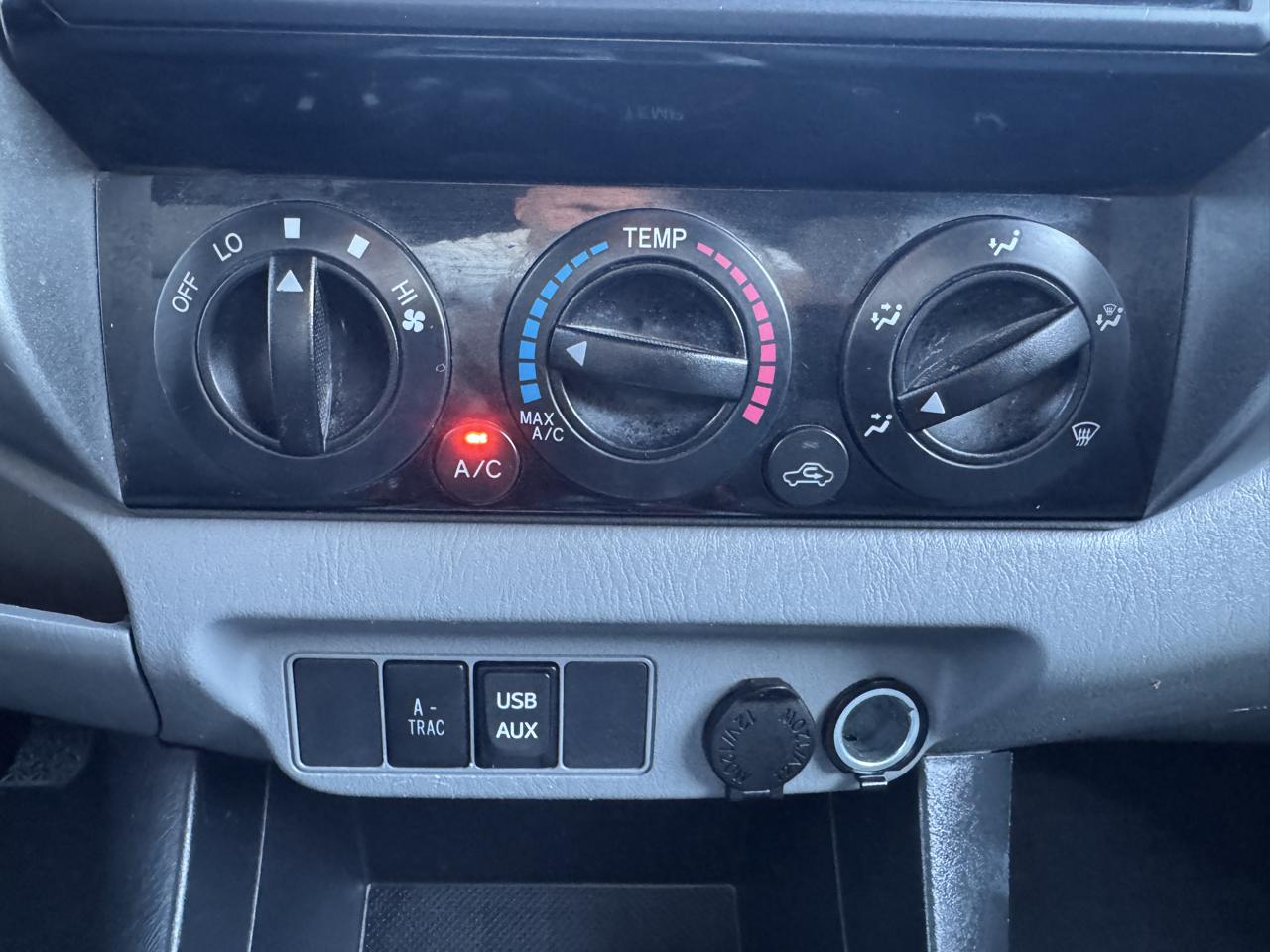 Toyota Tacoma 4WD Double Cab V6 MT (Natl) 2014