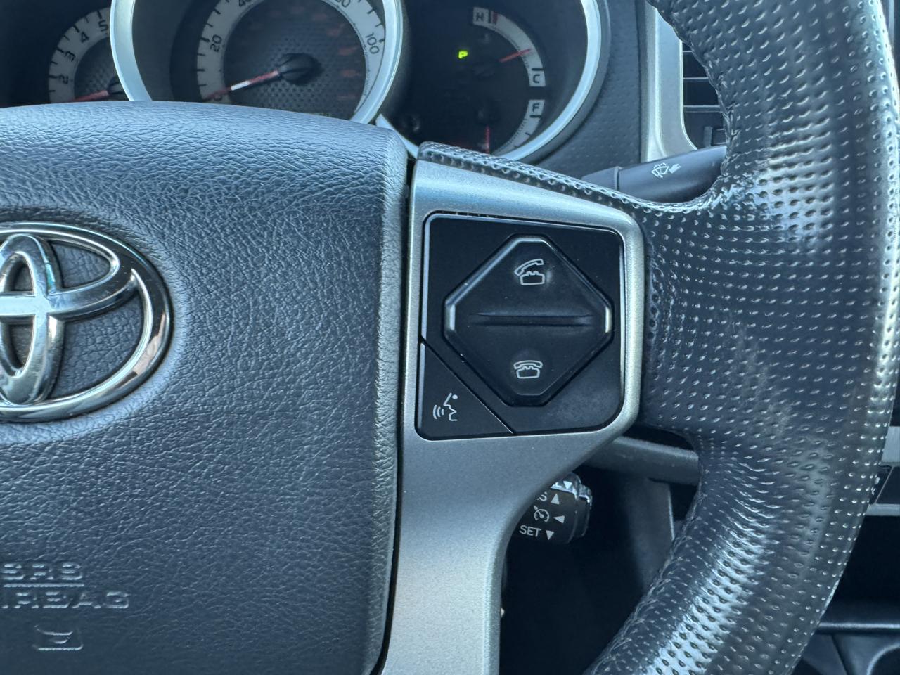 Toyota Tacoma 4WD Double Cab V6 MT (Natl) 2014