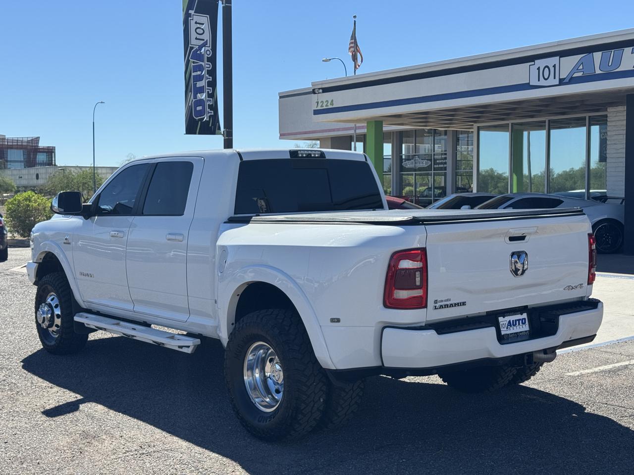RAM 3500 Laramie 4x4 Mega Cab 6'4" Box 2019