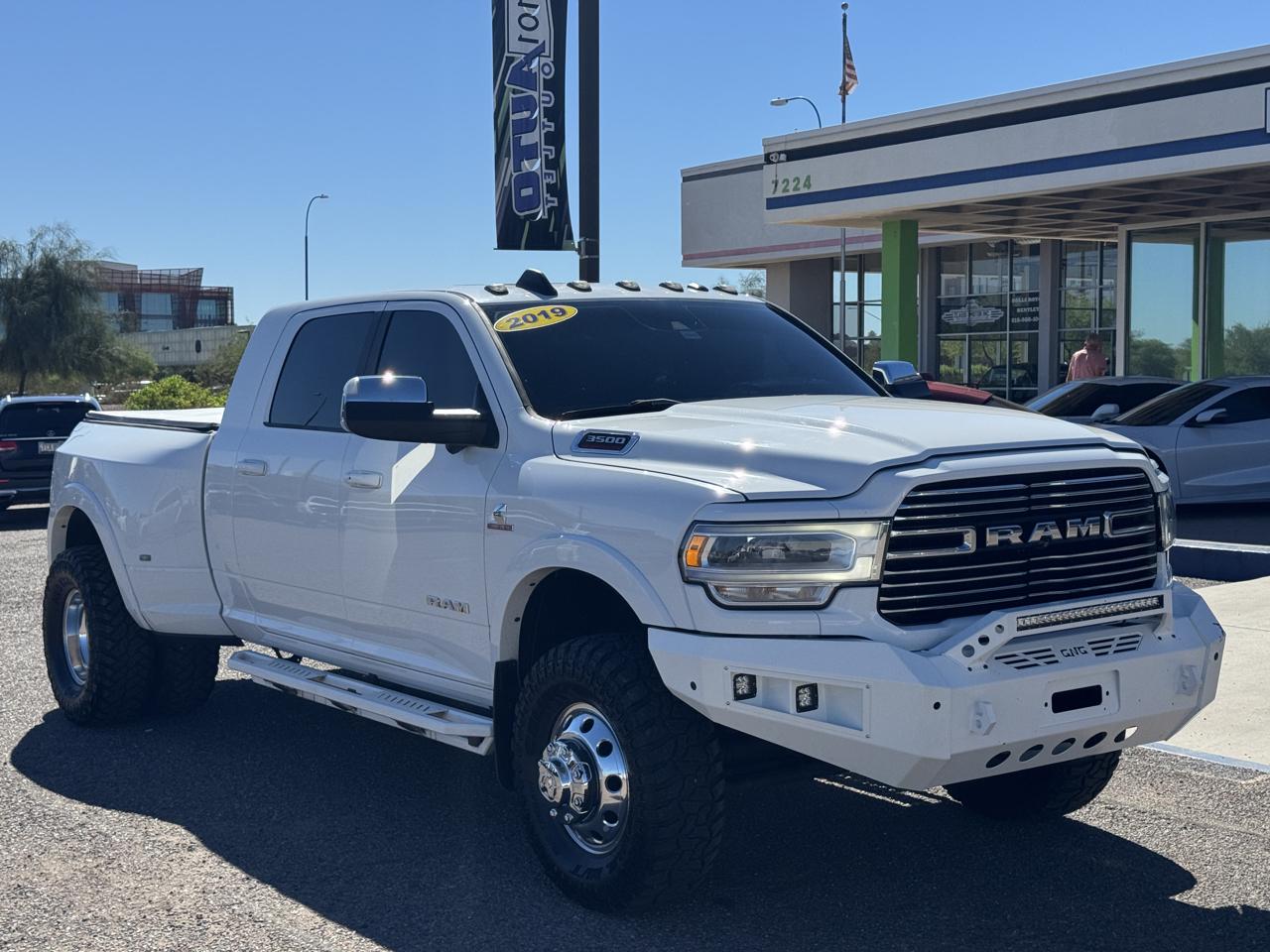 RAM 3500 Laramie 4x4 Mega Cab 6'4" Box 2019