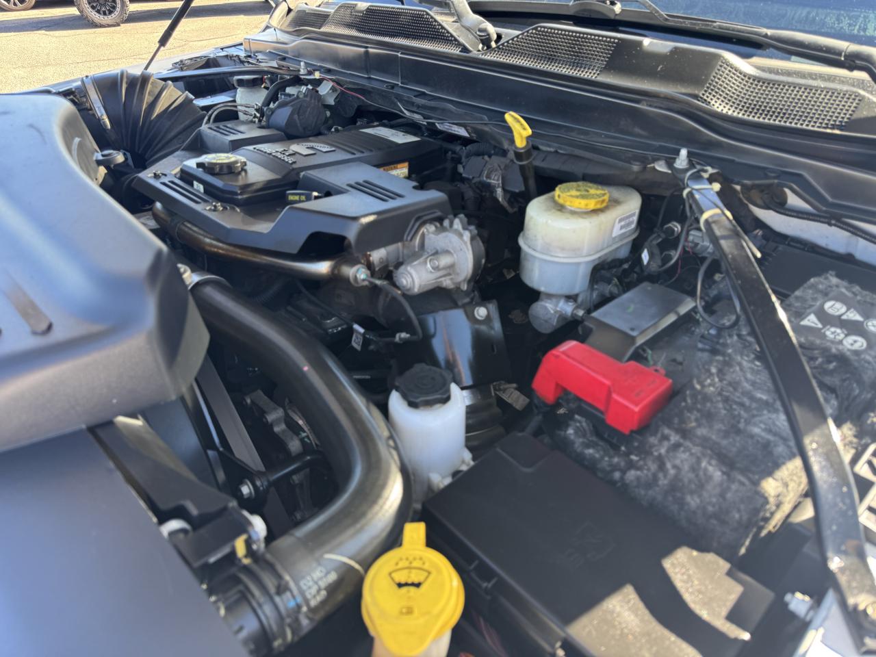 RAM 3500 Laramie 4x4 Mega Cab 6'4" Box 2019