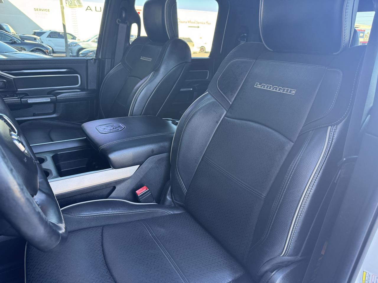 RAM 3500 Laramie 4x4 Mega Cab 6'4" Box 2019