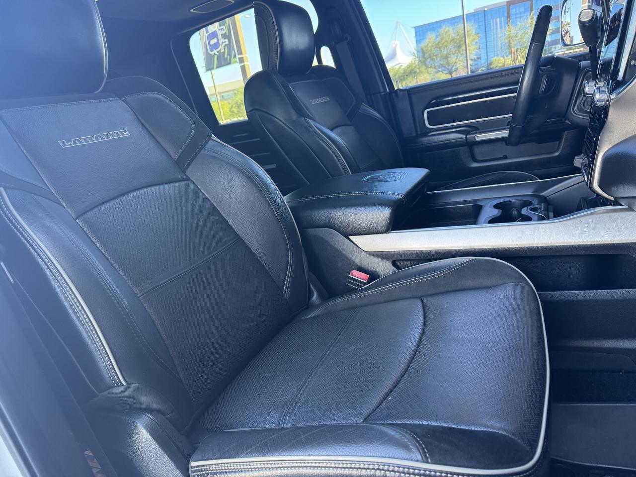 RAM 3500 Laramie 4x4 Mega Cab 6'4" Box 2019