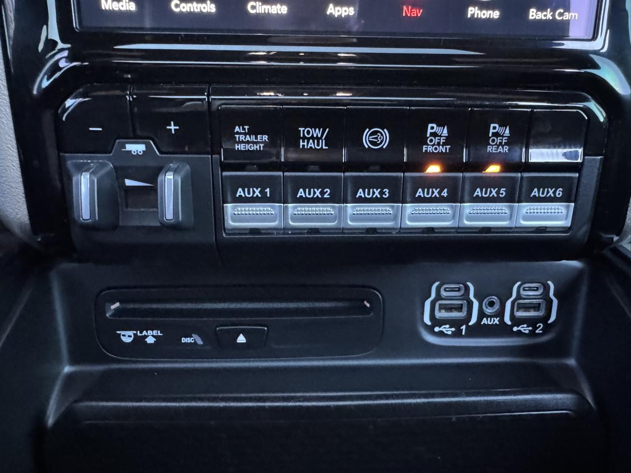 RAM 3500 Laramie 4x4 Mega Cab 6'4" Box 2019