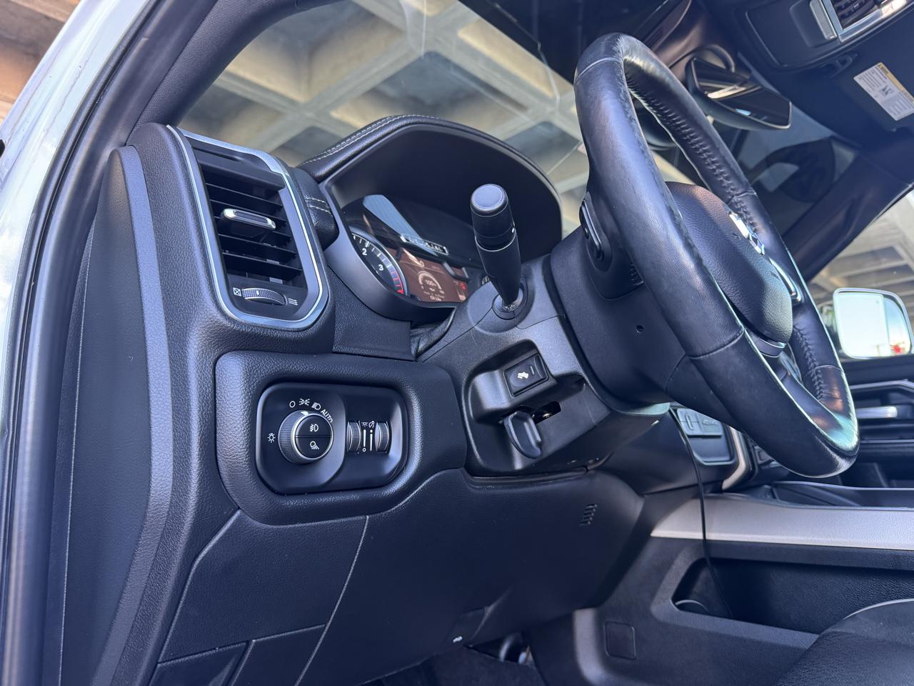 RAM 3500 Laramie 4x4 Mega Cab 6'4" Box 2019