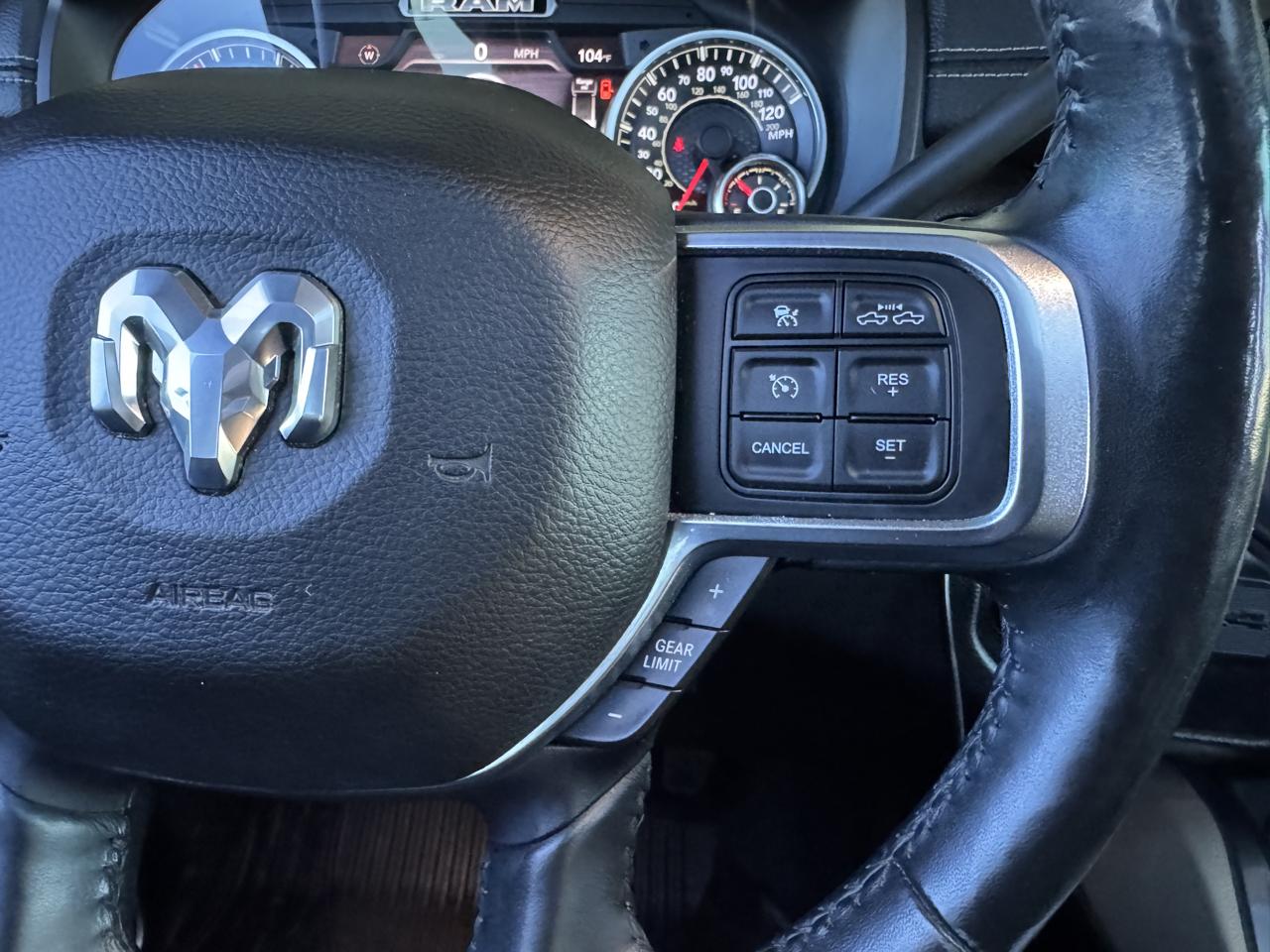 RAM 3500 Laramie 4x4 Mega Cab 6'4" Box 2019