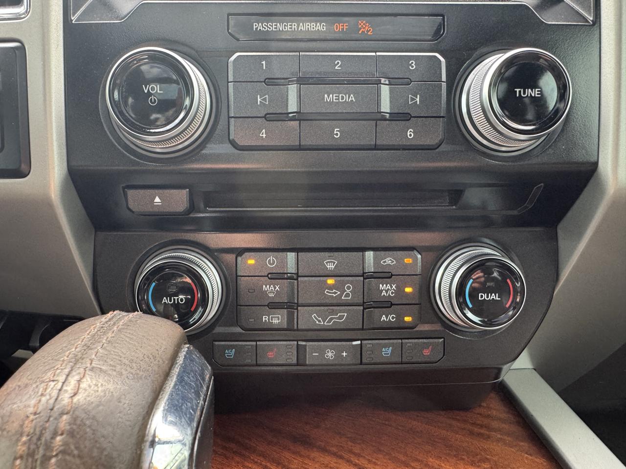 Ford F-150 4WD SuperCrew 145" King Ranch 2015
