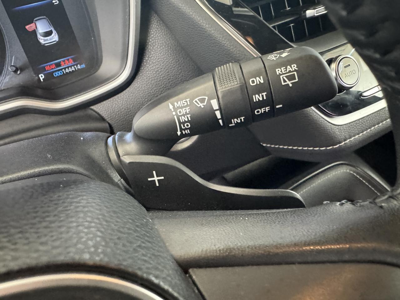 Toyota Corolla Hatchback SE CVT (Natl) 2022