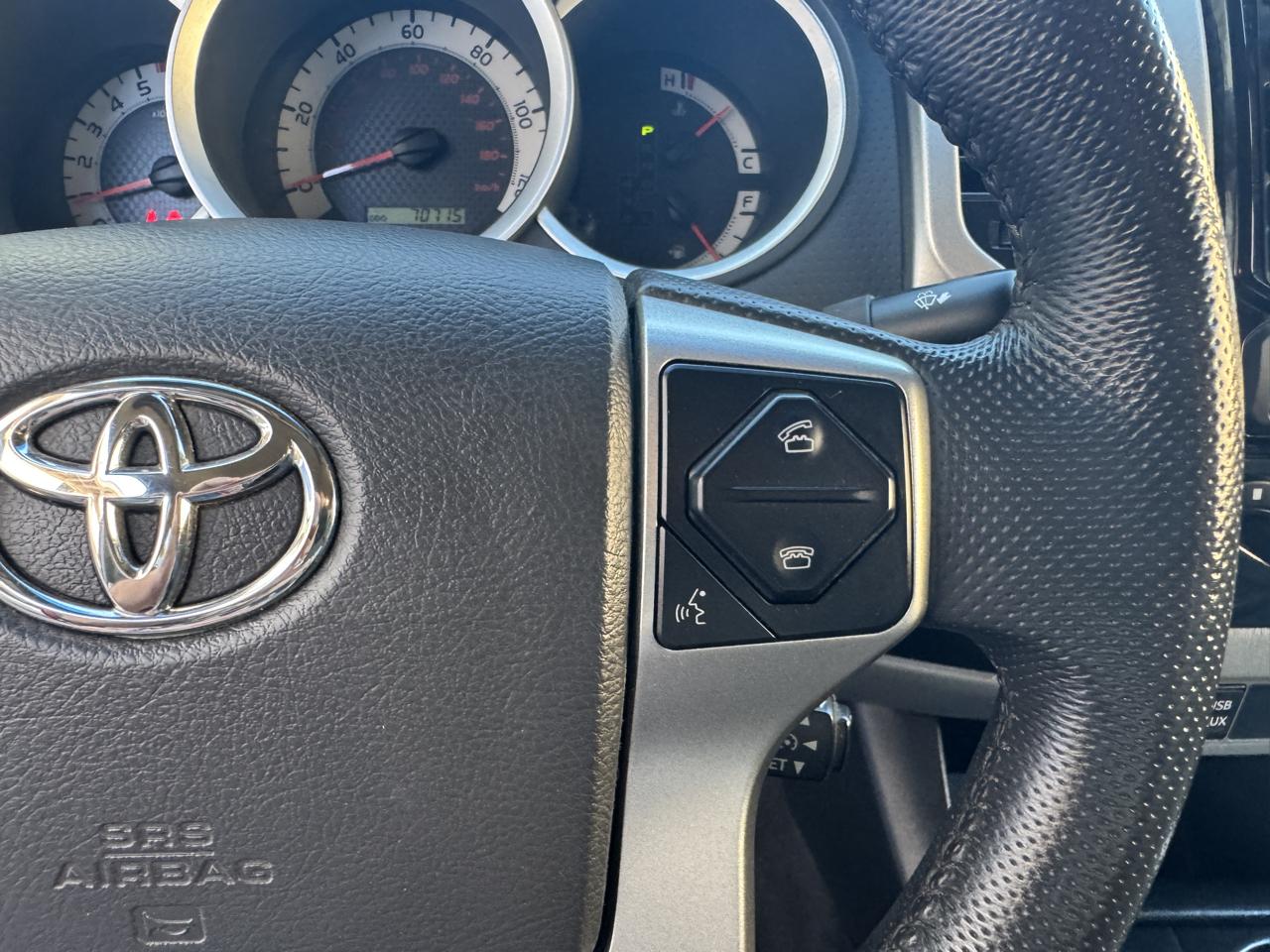 Toyota Tacoma 4WD Double Cab LB V6 AT TRD Off Road (Natl) 2015
