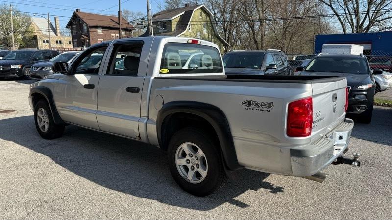 Dodge Dakota SLT Quad Cab 4WD 2006